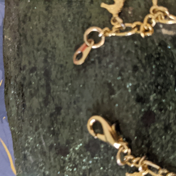New, never worn, girls 6" gold charm bracelet with dangling sea creature charms - Picture 4 of 5